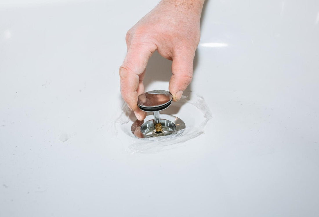 Easy Ways to Prevent Hair Clogs in Your Tub