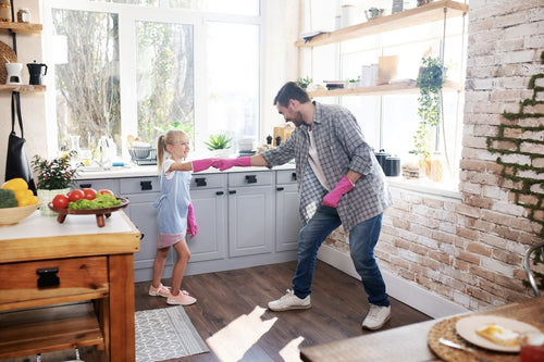 Your Daily and Weekly Cleaning Routine: Supplies and Tips