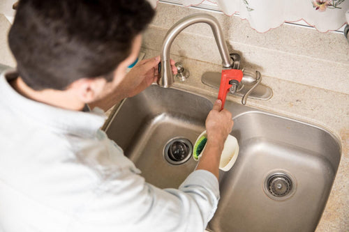 Clogged Drains and Pipes: How to Deal with Them Effectively