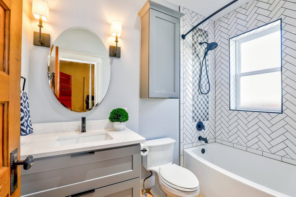 Transforming Your Bathroom: Enhancing Aesthetics and Functionality With TubShroom