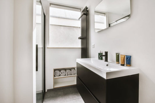 A Guide to Small Living: How TubShroom Contributes to Efficient Storage and Bathroom Organization